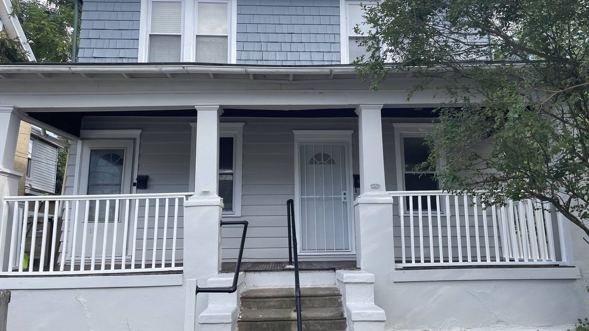 Sharon Hill Apartment | 2 Bedroom Fully Furnished, Pets Welcomed, W/D in unit, private parking,