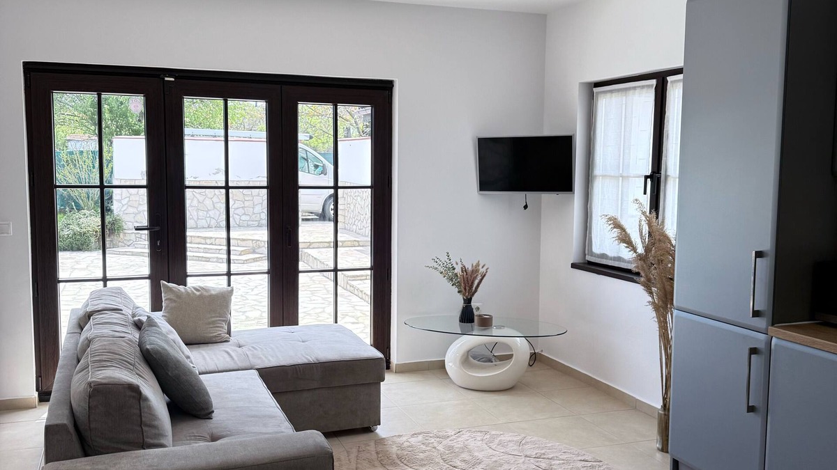 Old Town Villa | 2 Bedroom Garden Villa with pool, near to Sunny beach.