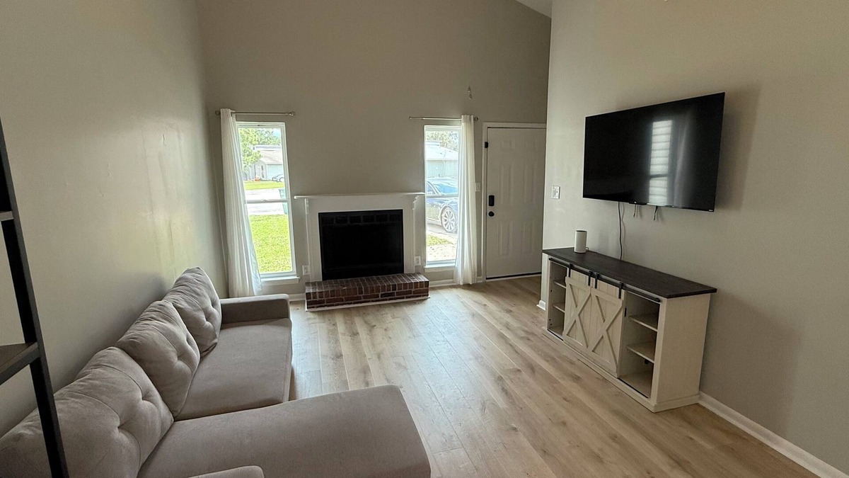 Piney Green House | 2 Bedroom Hideaway in Jacksonville