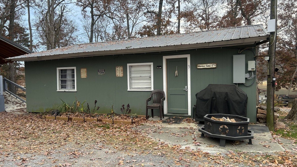 Dandridge Cabin | 2 bedroom home on Lake Douglas, perfect for fishermen! Close to all attractions!