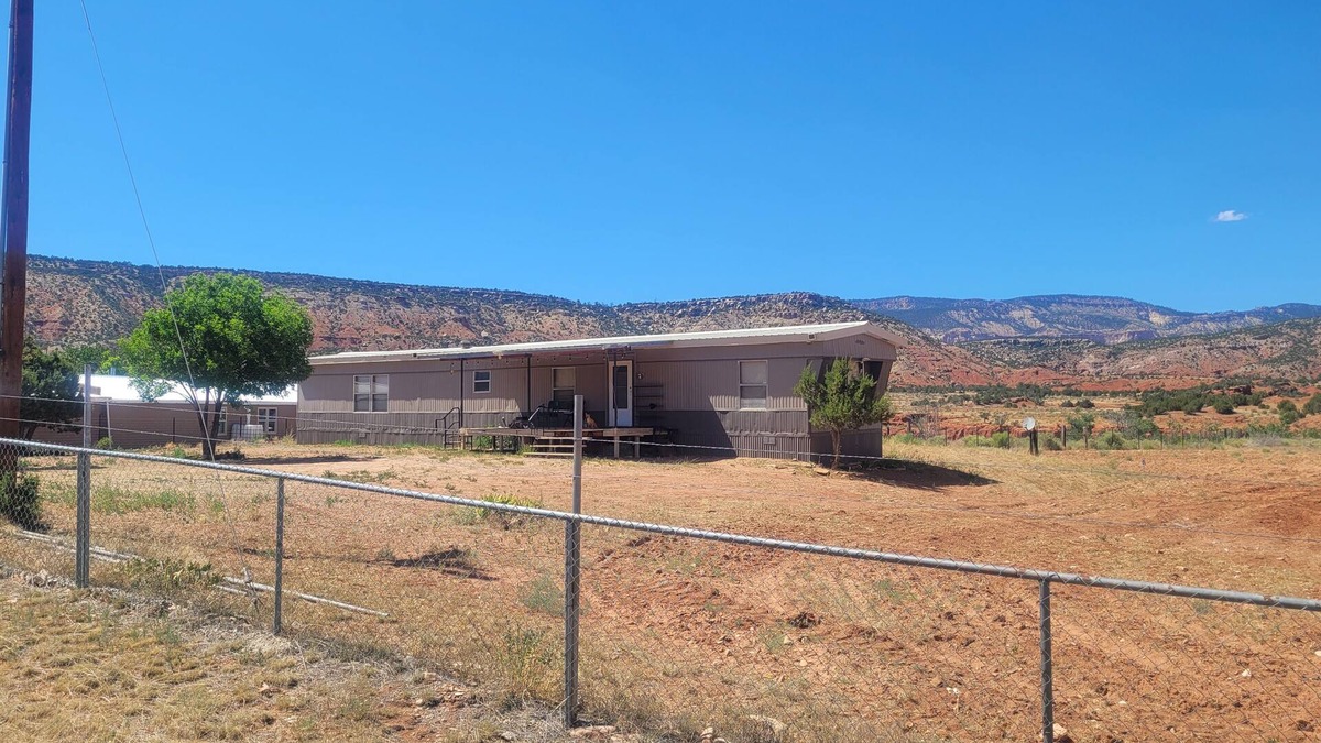 Coyote House | 2 bedroom home surrounded by beautiful mountains!
