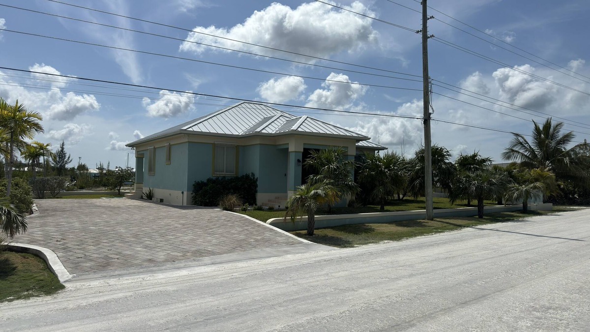 Lubbers Quarters Cay House | 2 Bedroom Home with Dock Slip
