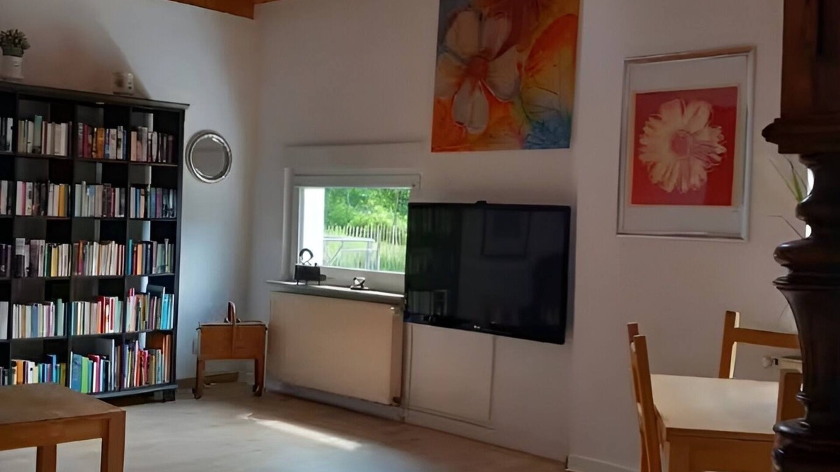 Eschweiler House | 2-bedroom home with WiFi, with private parking, garden and barbeque area.