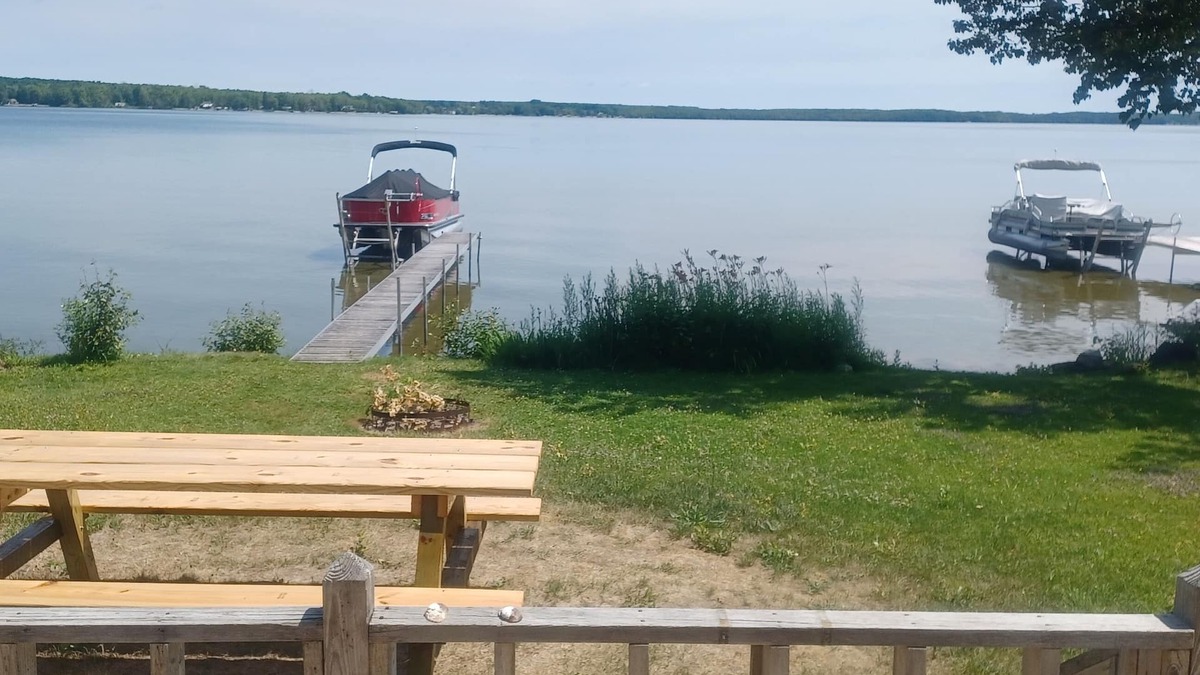 McMillan House | 2 bedroom house on Manistique Lake