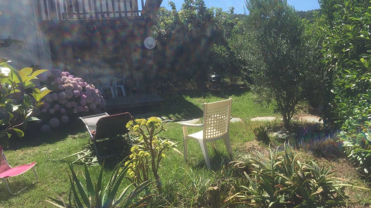 Poggio-Mezzana House | 2 bedroom house with garden and direct access to the beach