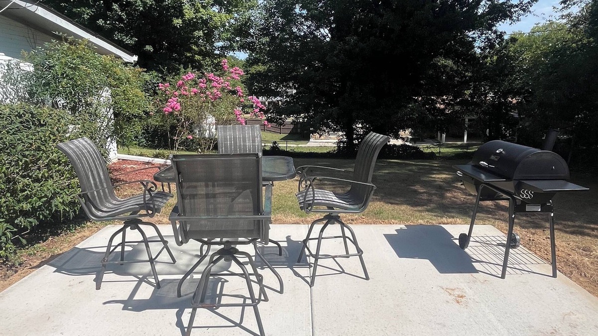 Dalton House | 2-bedroom house with AC, WiFi in delightful Dalton
