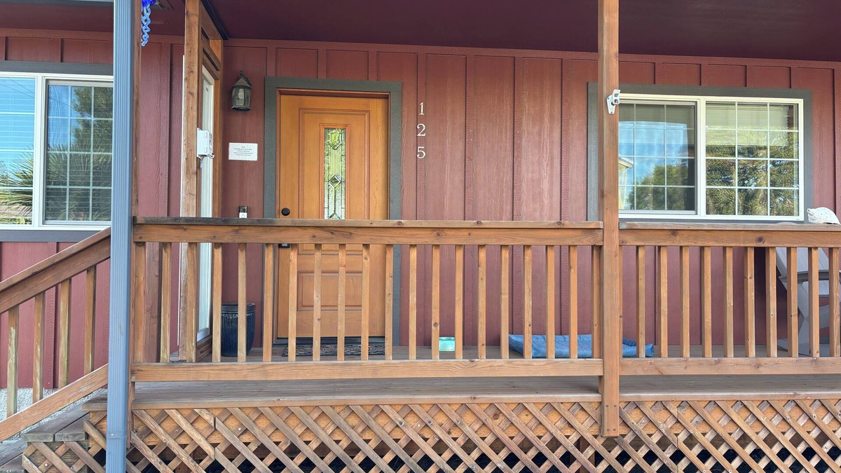 Lakeside House | 2 bedroom Lakeside house. Dunes a ride away! Lake within view of front door.
