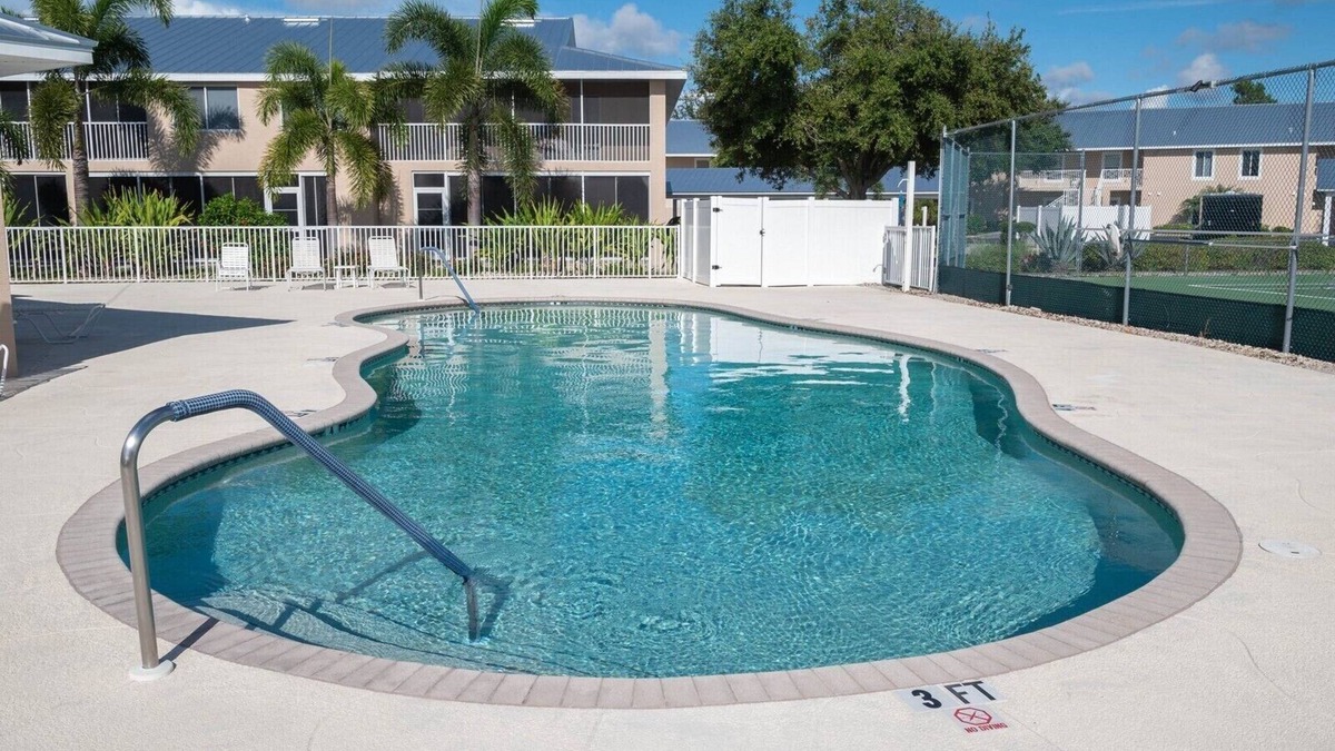 Port Charlotte Condo | 2-bedroom Lakeview condo in peaceful Rotonda West,Fl. Approx. 7 miles to beach.