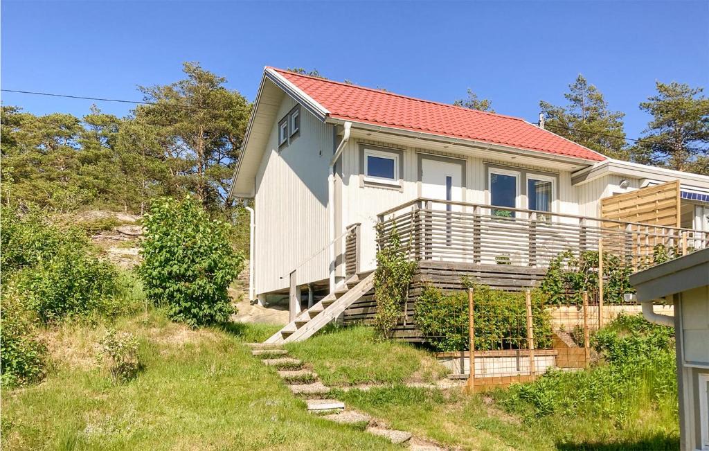 Lysekil Apartment | 2 Bedroom Lovely Apartment In Lysekil