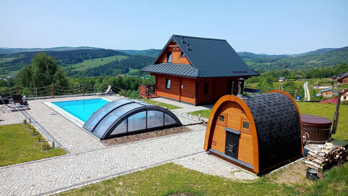 Jugow Ski Chalet | 2 - bedroom mountain chalet with sauna and hot tub