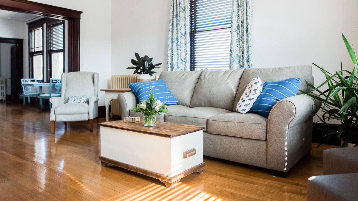 Calumet Apartment | 2 Bedroom newly renovated apartment in the Historic Downton Calumet