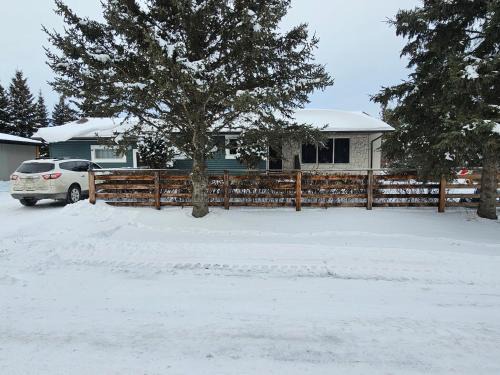 Nipawin House | 2 bedroom next to Golf Course