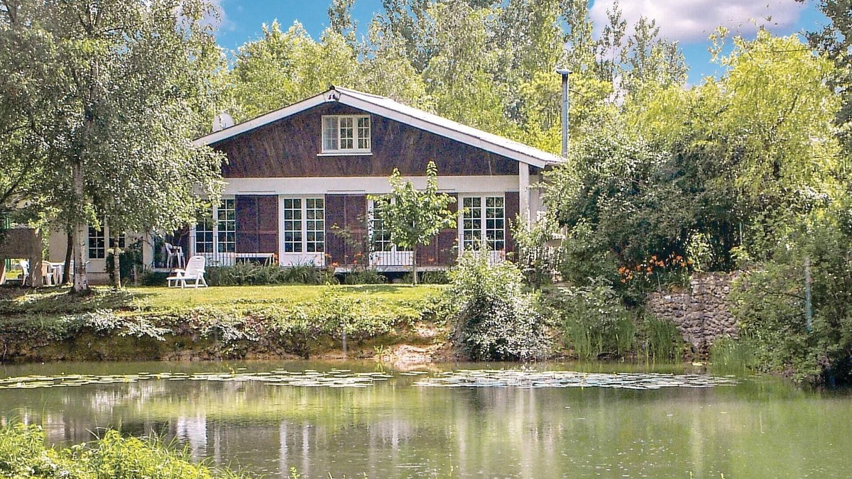 Athis House | 2 bedroom nice home in Athis
