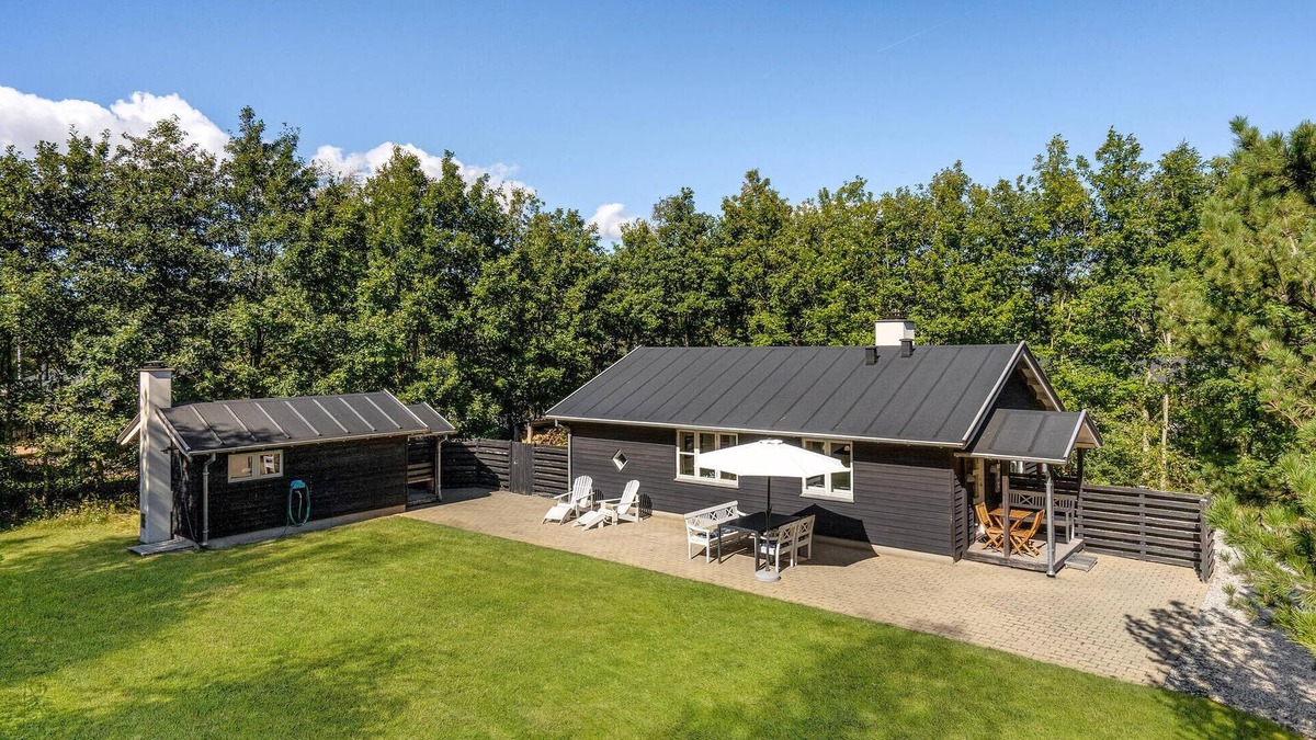 Amtoft House | 2 bedroom nice home in Vesløs