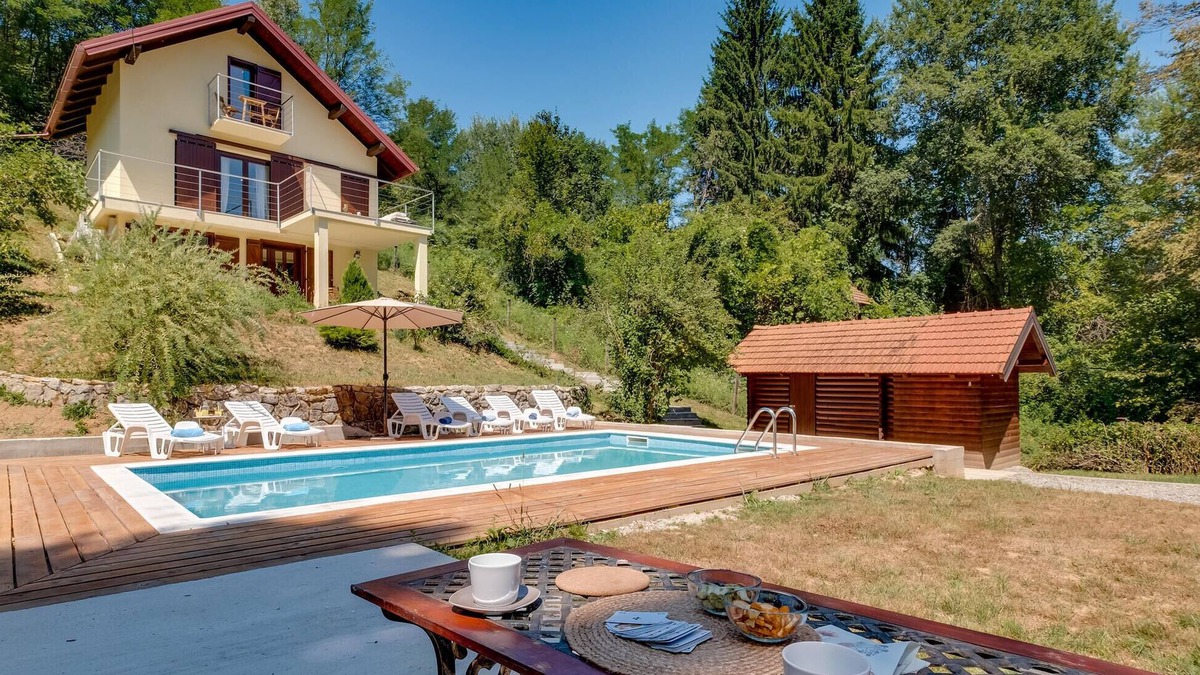 Koranski Brijeg House | 2 bedroom nice home in Koranski Brijeg