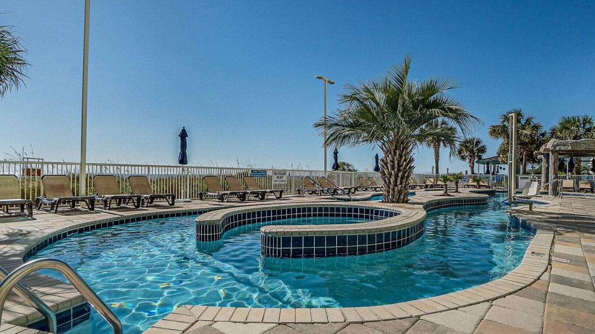 Cherry Grove Beach Resort | 2 Bedroom Oceanfront at Club Wyndham Towers on the Grove