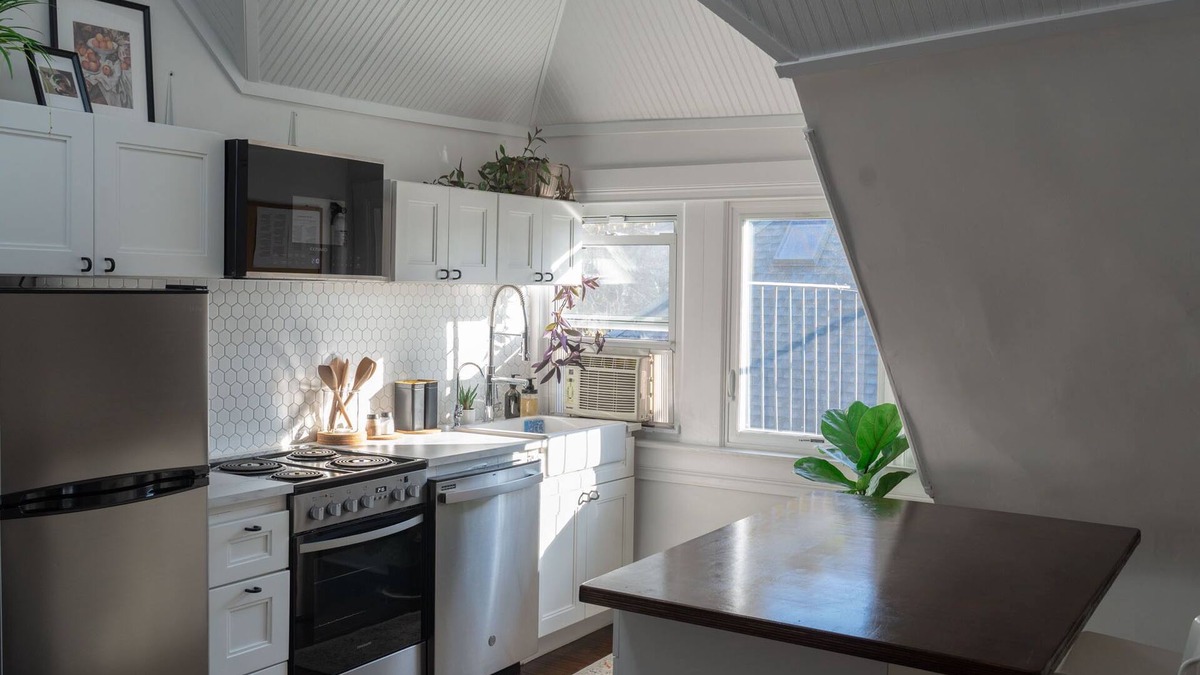 Ditmas Park Apartment | 2 bedroom penthouse in Victorian gem