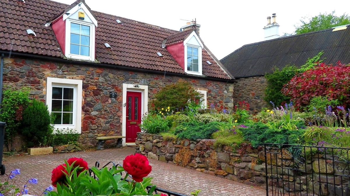 Coldingham Cottage | 2 bedroom period cottage in charming seaside village