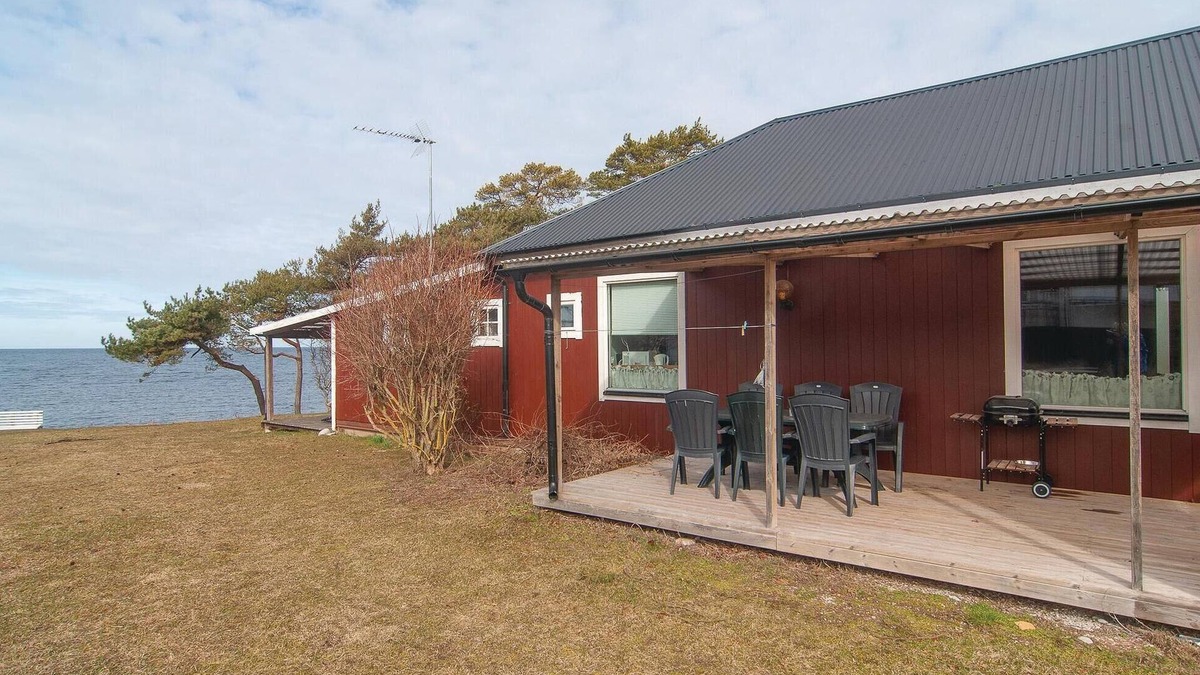 Nyhamn House | 2 bedroom pet friendly home in Visby