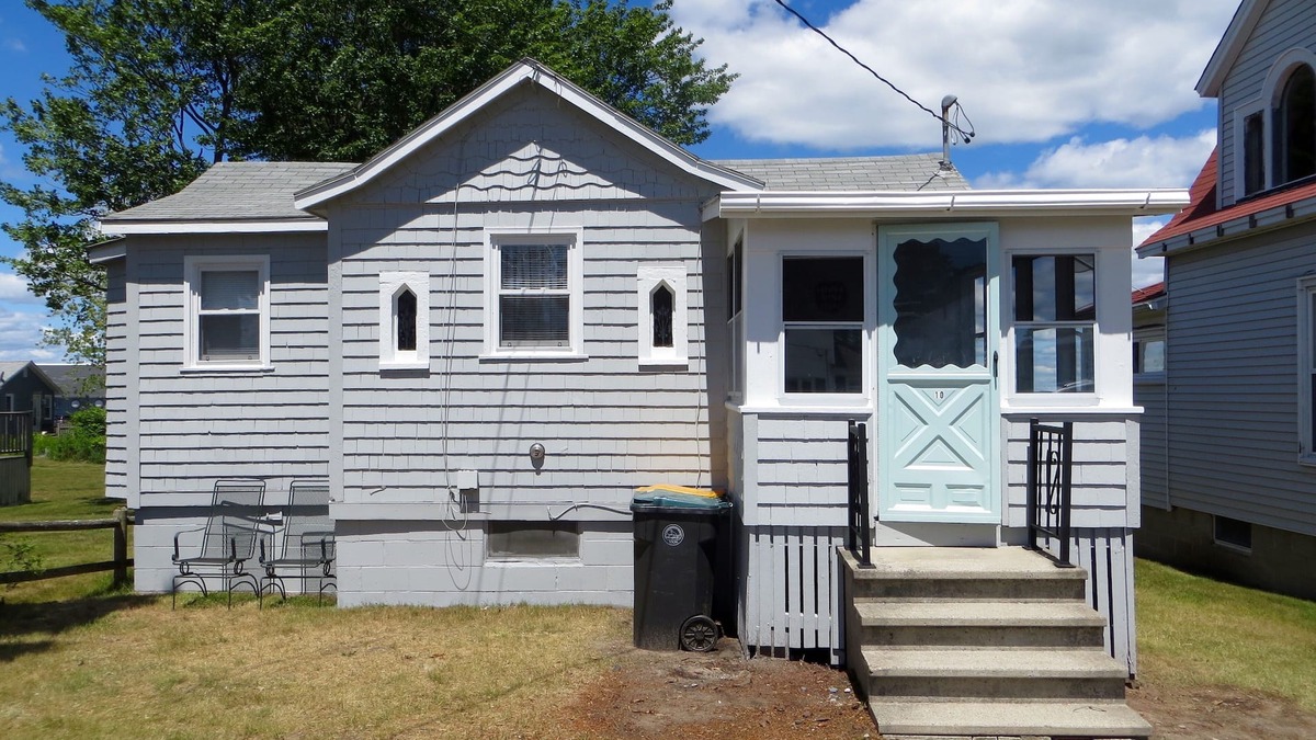 Pine Point Cottage | *2 Bedroom Pine Point Beach Cottage* With Marsh Views!