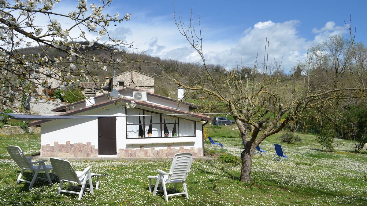 Fossombrone House | 2 Bedroom Private vacation home in Marche