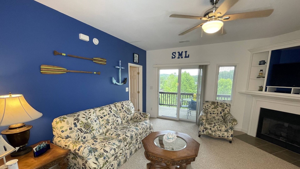 Huddleston Resort | 2 bedroom resort condo, upper condo w/ Amenities Mariners Landing