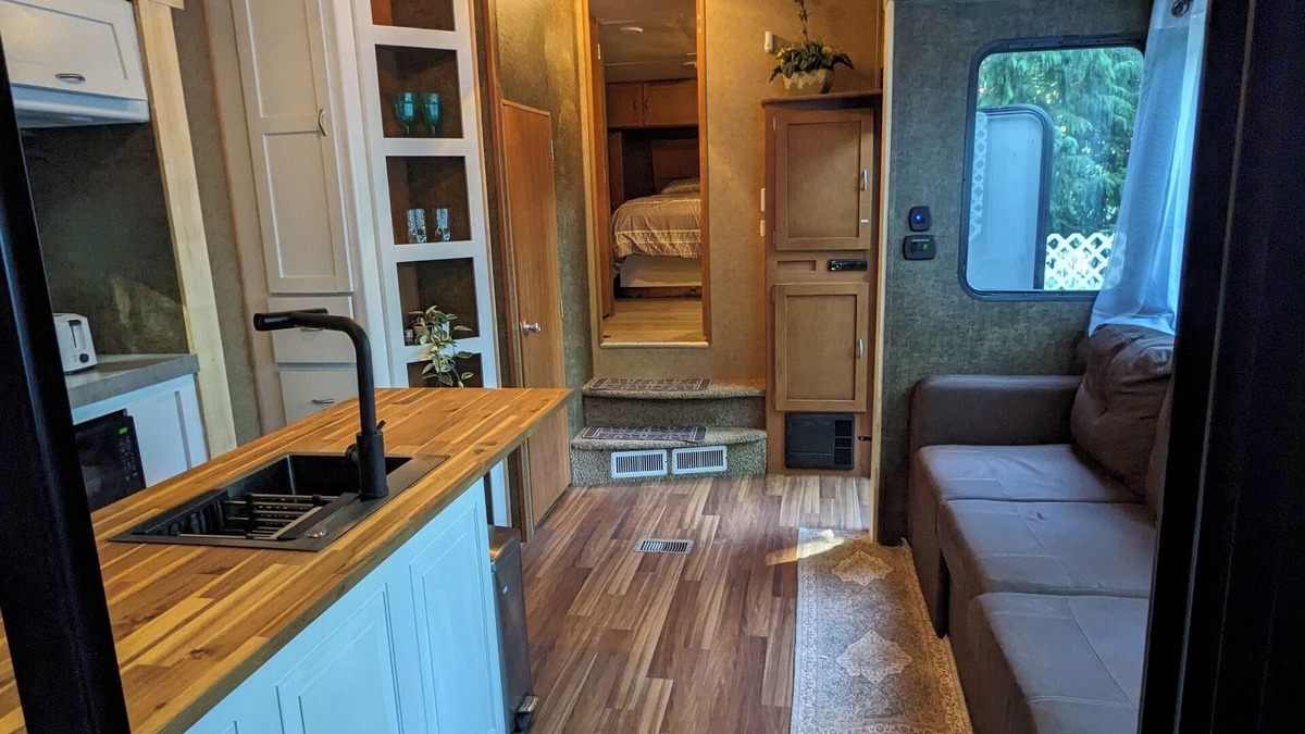 Regional District of Nanaimo House | 2-bedroom RV in beautiful Bowser with WiFi, AC