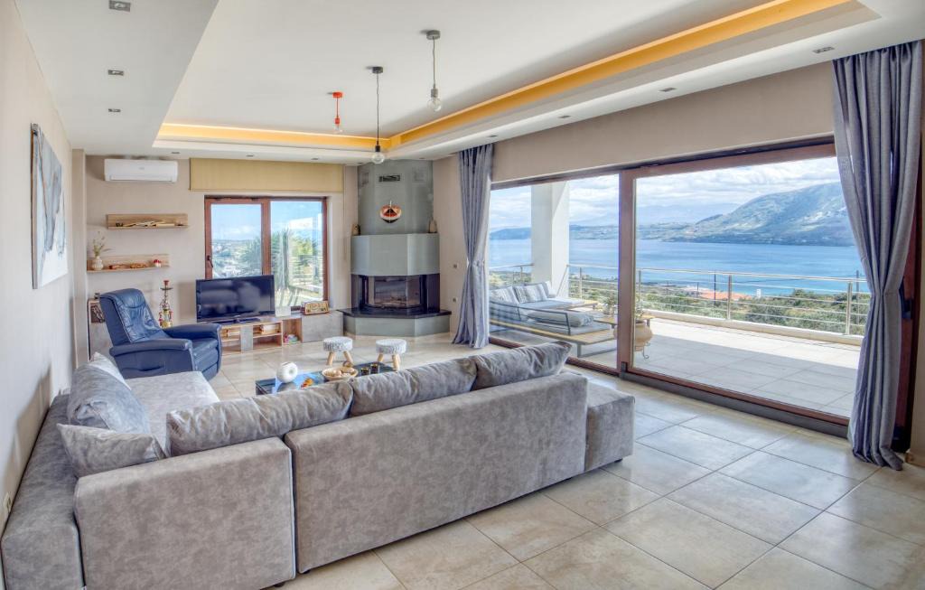 Pitharion Apartment | 2-Bedroom, Sea-View Apartment - Balcony in Heaven!