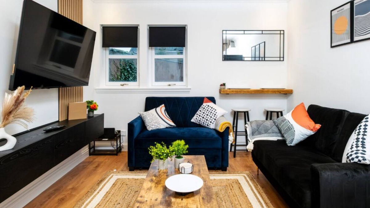 Montrose Apartment | 2-Bedroom – Sleeps 4 Montrose City Centre