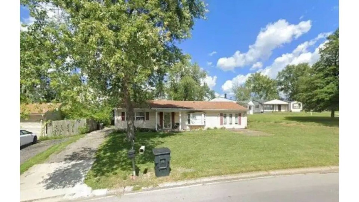 New Albany House | 2-bedroom, sleeps 5, 15 min to downtown Louisville