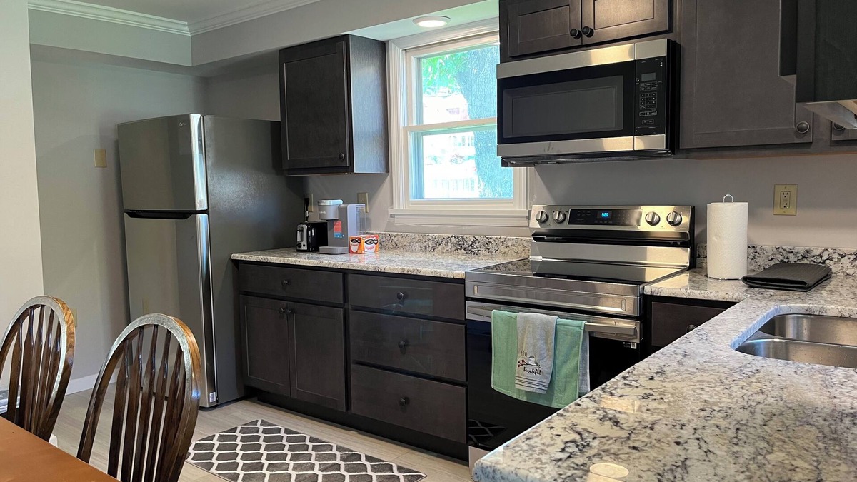 St. Louis House | 2 bedroom sleeps 6 in Affton with mobility ramp