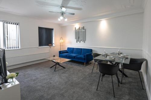 Stoke-on-Trent Apartment | 2-bedroom- Stoke-on-Trent-Sleeps 5-PetsOk