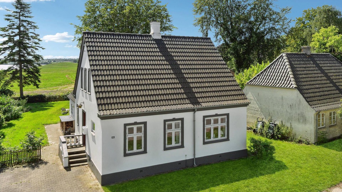 Helsned House | 2 bedroom stunning home in Humble