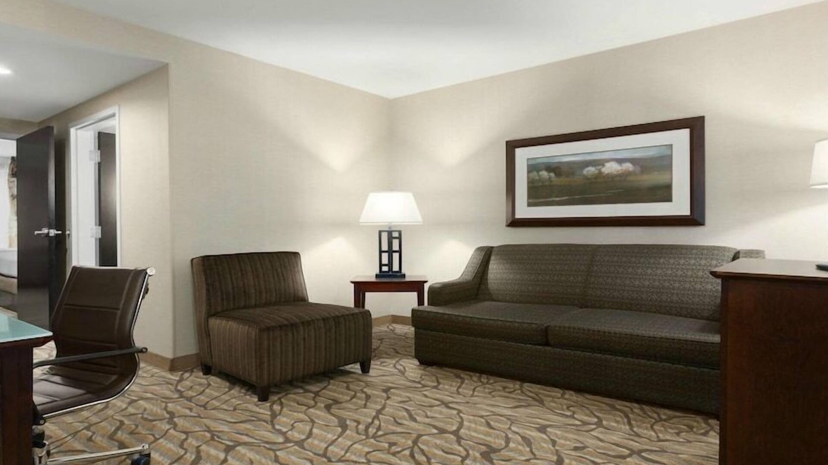 Williamsburg Hotel | 2-Bedroom Suite at a Hotel