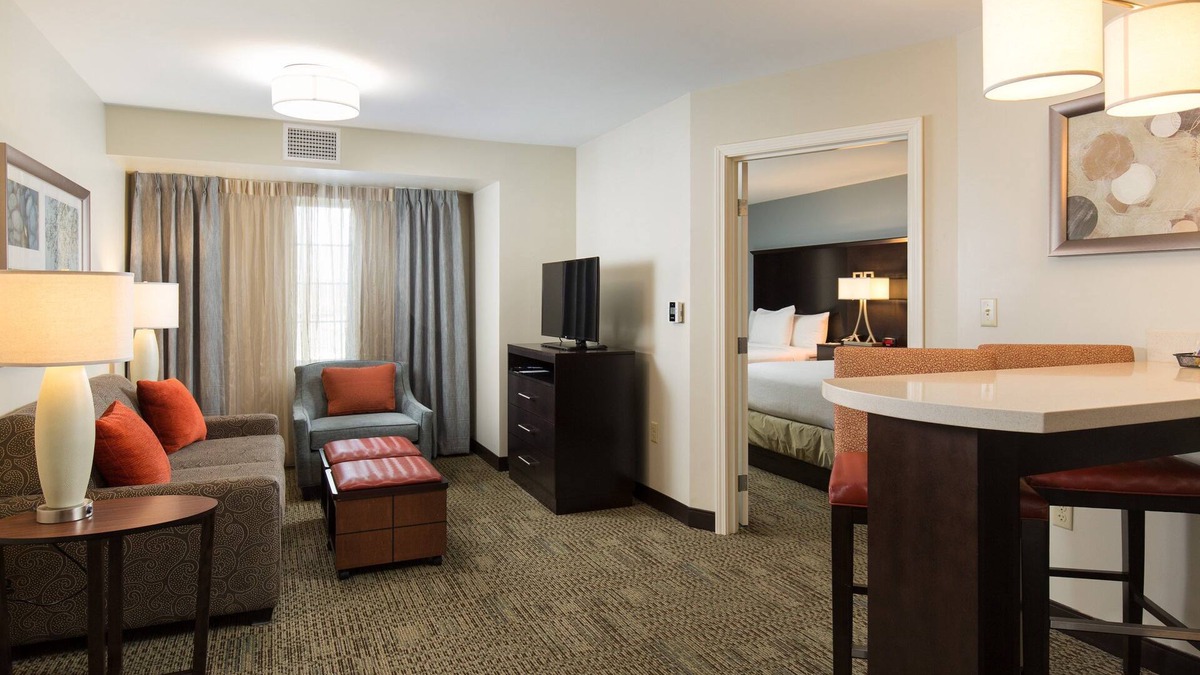 Reno/Tahoe Airport Condo | 2 Bedroom Suite | Complimentary Breakfast + Shared Pool & Hot Tub! Great for Business Travelers
