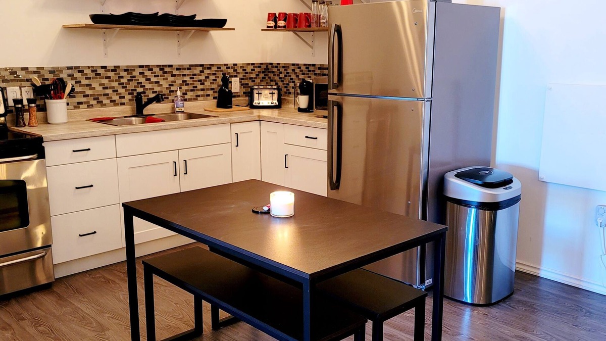 Esterhazy House | 2 bedroom suite with laundry & kitchen. Private entrance & parking.