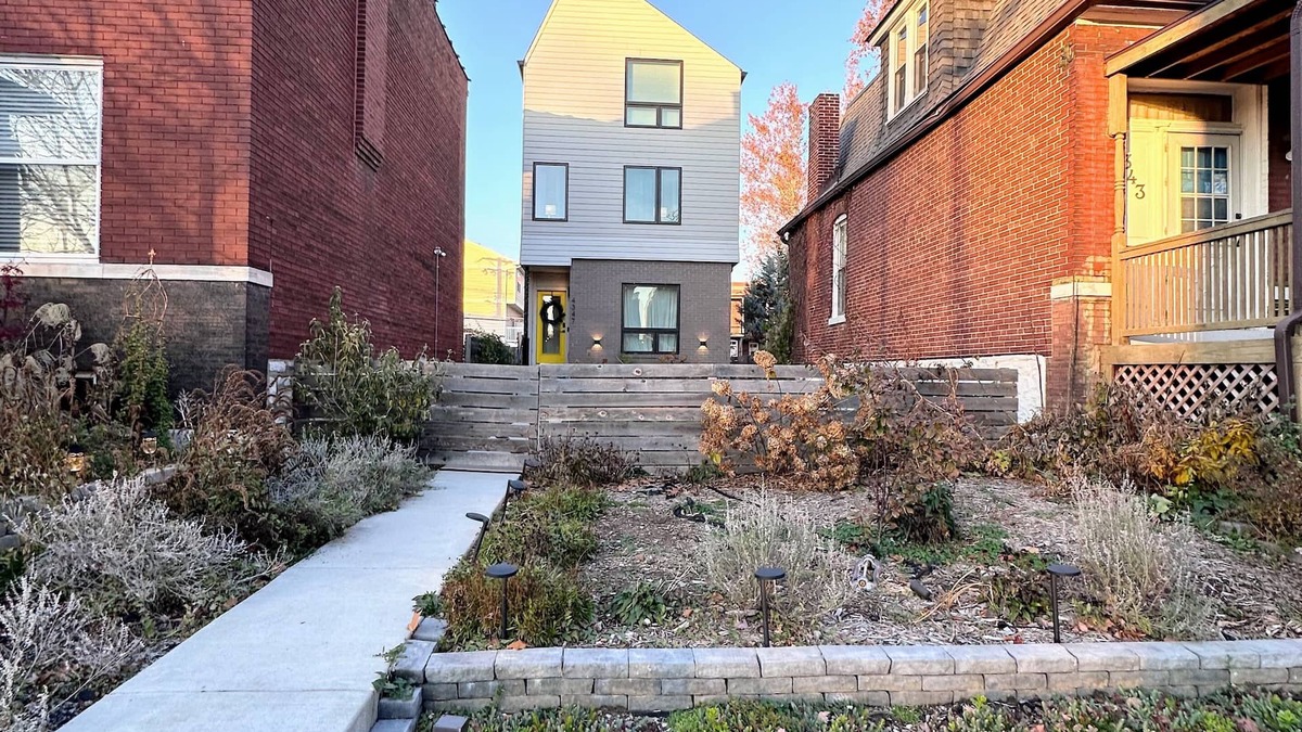 Central West End Apartment | 2 Bedroom Tower Grove Apartment