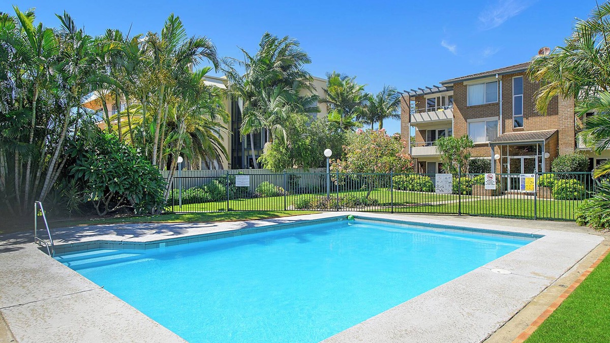 Port Macquarie Apartment | 2 Bedroom unit in security complex with Pool