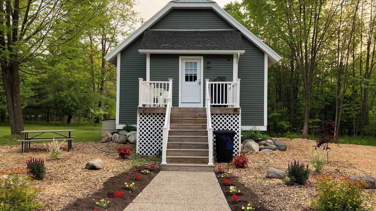 Petoskey House | 2-bedroom up north country home with AC, WiFi, near Petoskey. Pet free.