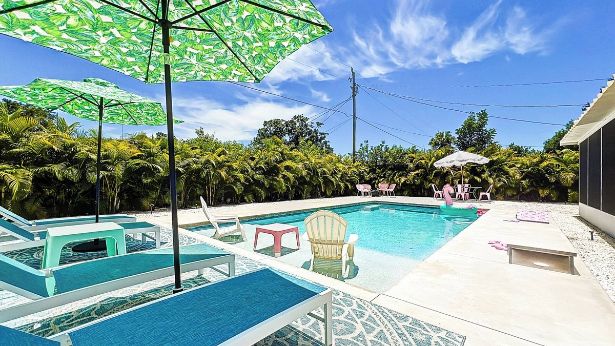 Southgate House | 2-bedroom vacation home just 11 minutes from Siesta Key Beach