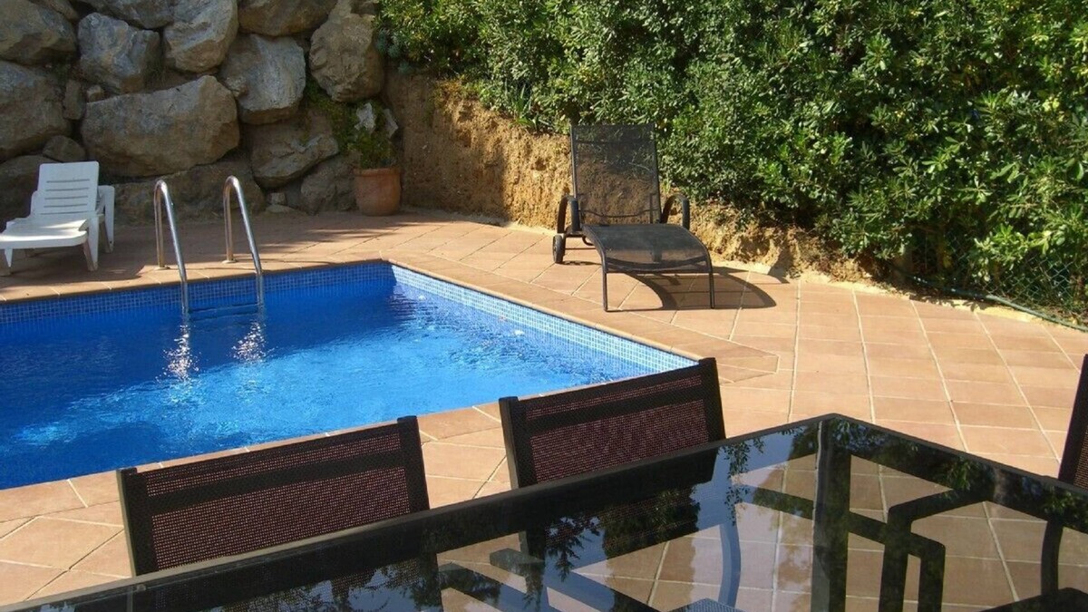 Sa Riera Villa | 2 Bedroom villa private swimming pool free wifi