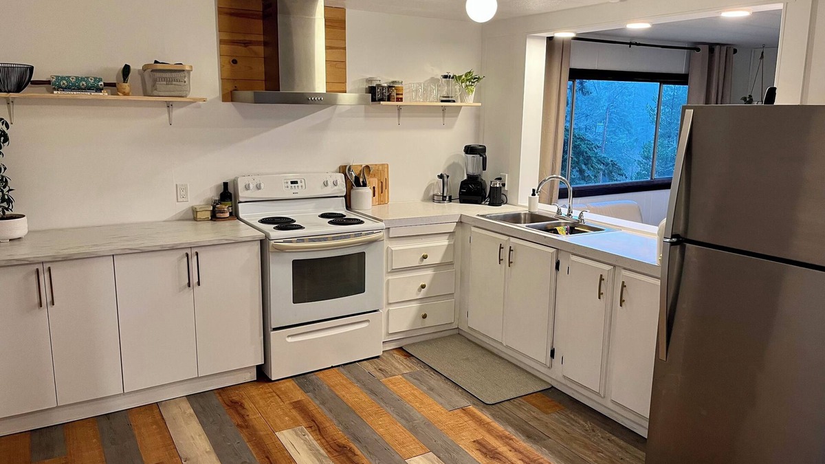 Salt Spring Island House | 2 Bedroom with Stunning Views