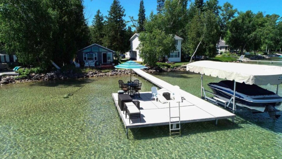 Kewadin House | 2 bedroom w/loft Torch Lake lakefront!