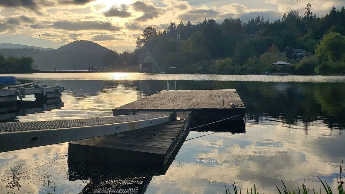 Lake Cowichan House | 2 bedroom waterfront with private dock in downtown Lake Cowichan!