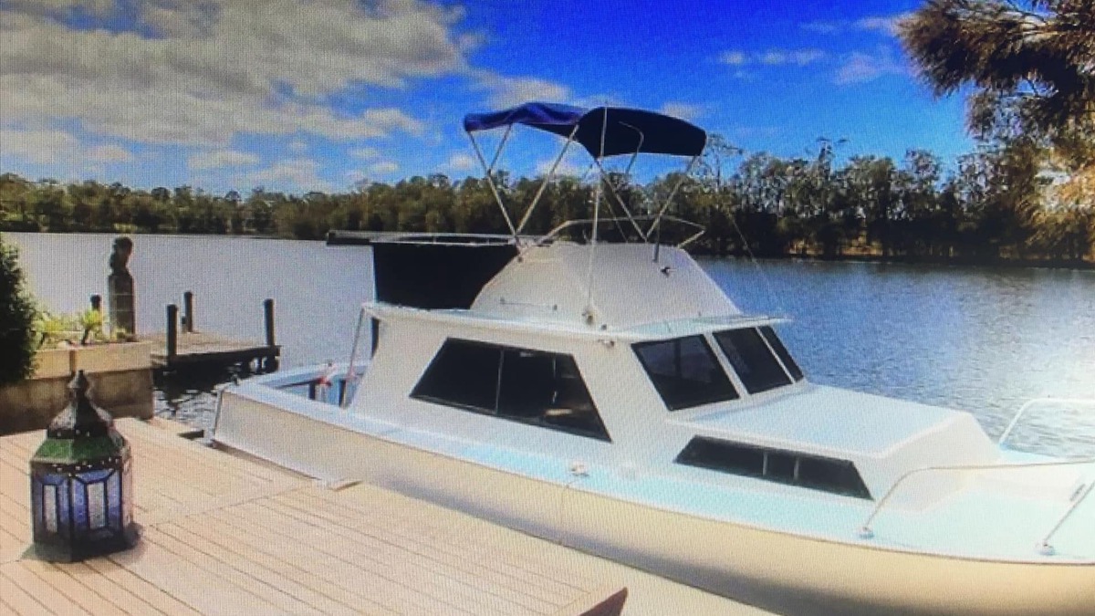 Dora Creek House | 2 Bedroom Waterfront Cottage