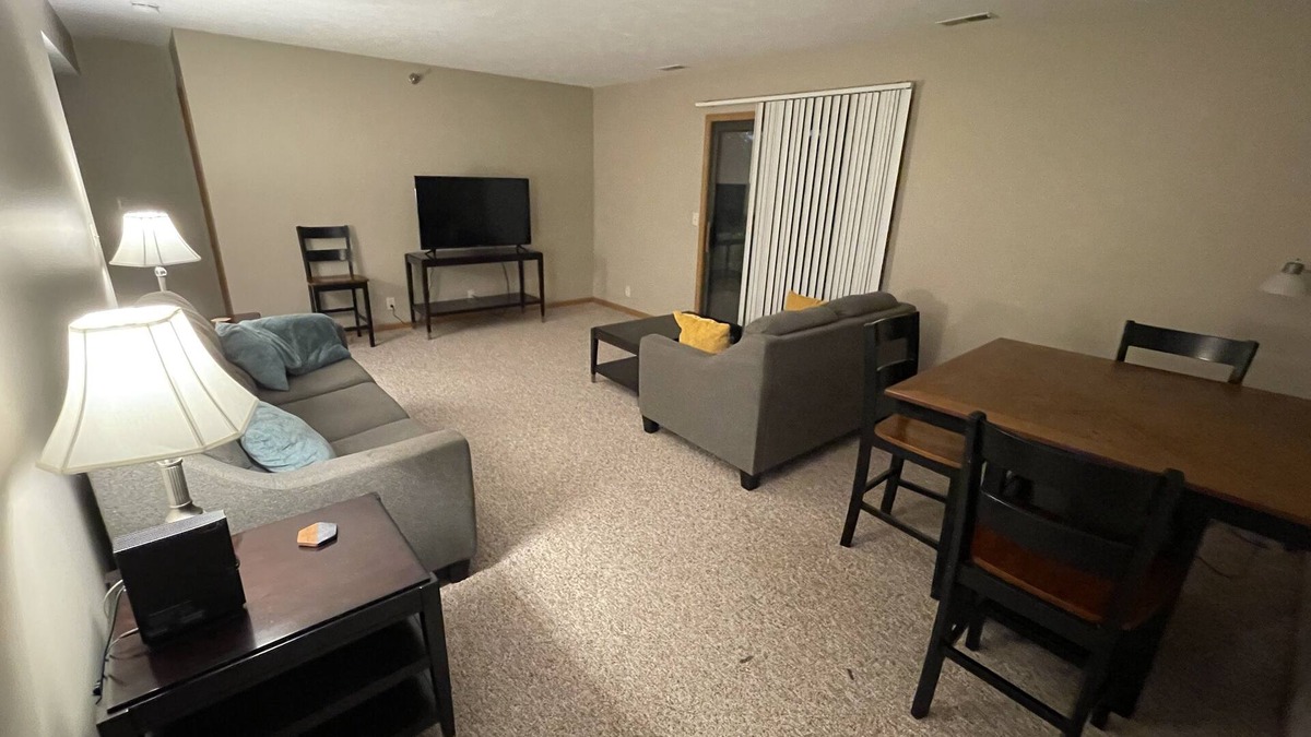 Malcolm Apartment | 2 Bedroom whole apartment close to Lincoln unit 7.nClose to Branched Oak Lake.