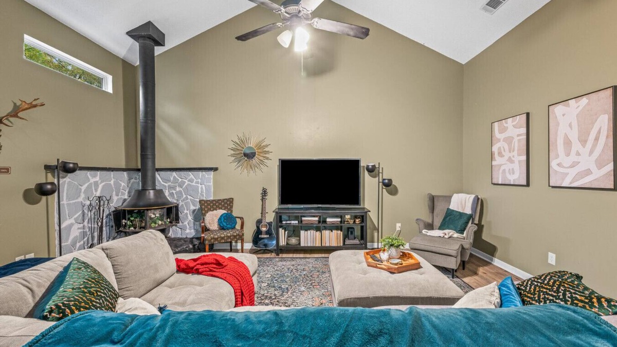 Shalimar House | 2 bedroom with loft in Shalimar