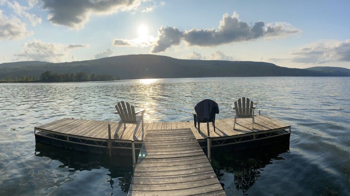 Middlesex Cottage | 2 bedrooms, 1 Queen size sleeper sofa, 1 Bathroom - Sleeps 6