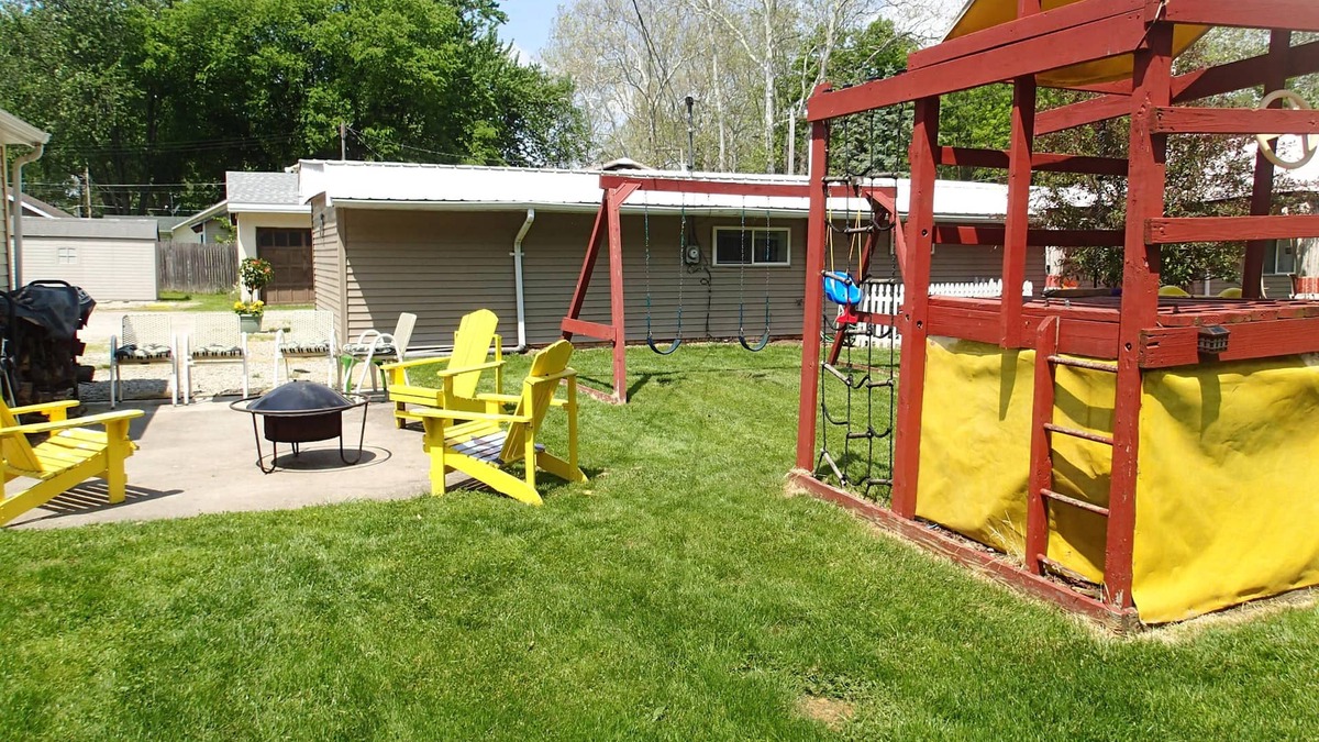 Warsaw Cottage | 2 bedrooms and sleeps 6