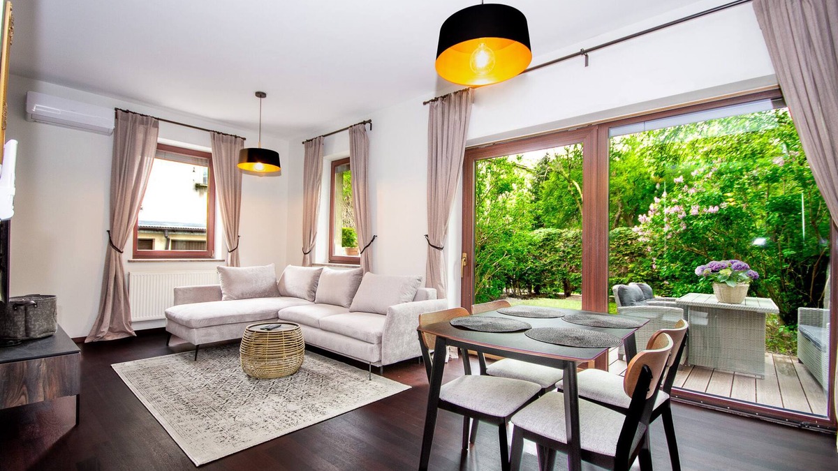 Kleparz Apartment | 2-bedrooms Apartment in the City Center with the terrace and sunny garden
